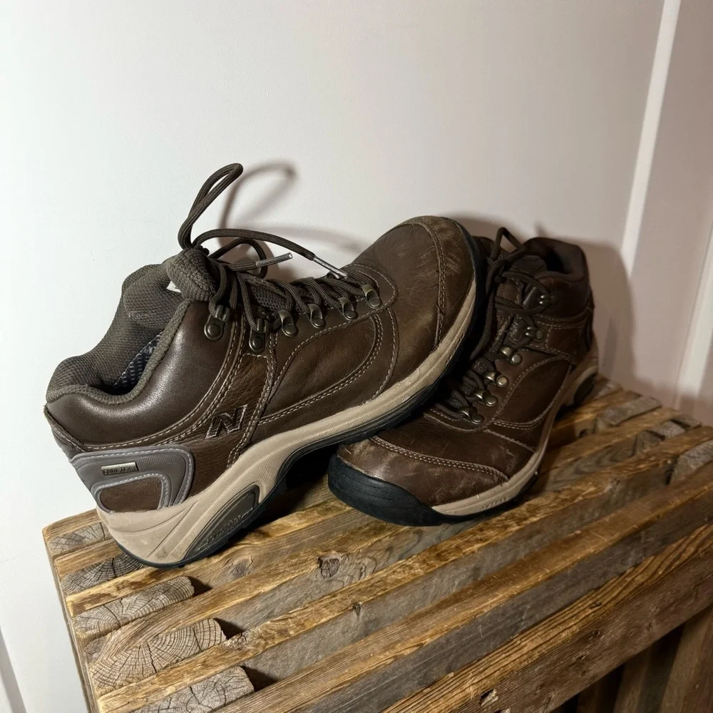New Balance 978 Goretex Waterproof Trail Hiking Boots. Casual walking shoes. 9.5